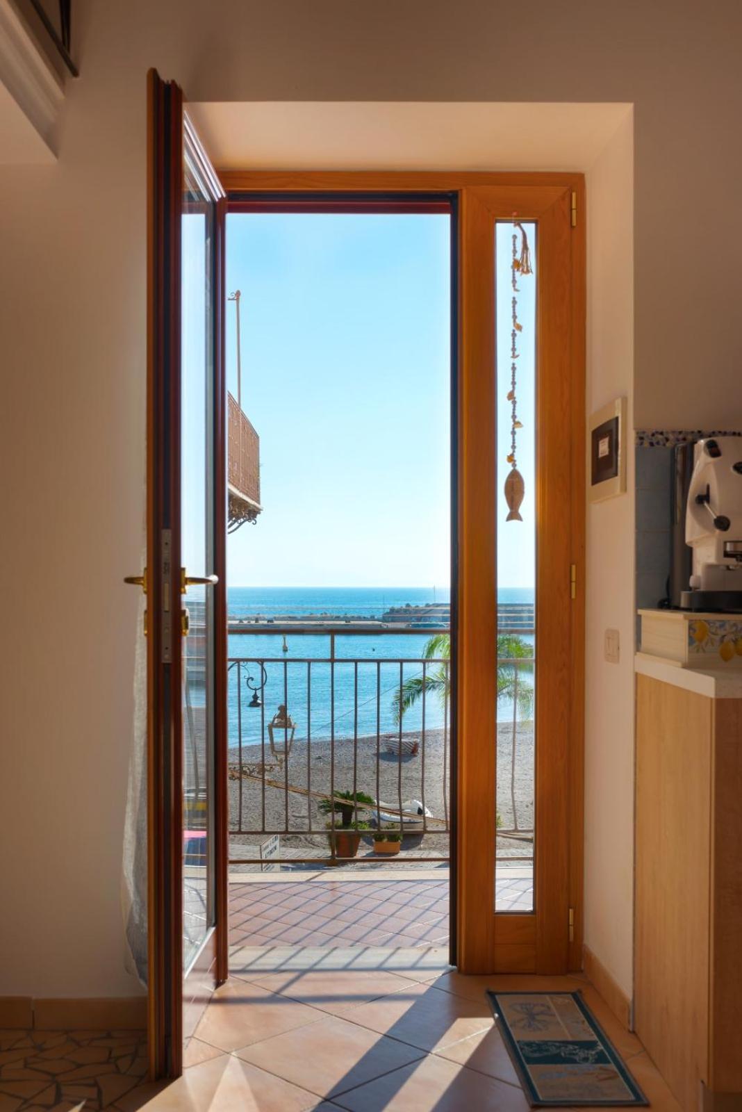 Casa Vacanze "Il Baffo E Il Mare" Cetara Εξωτερικό φωτογραφία